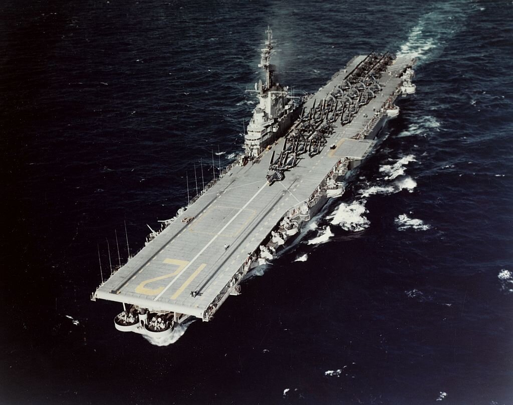 USS Hornet (Фото: Wikipedia)