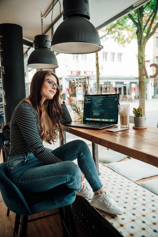 https://unsplash.com/photos/NdFREMS5P08