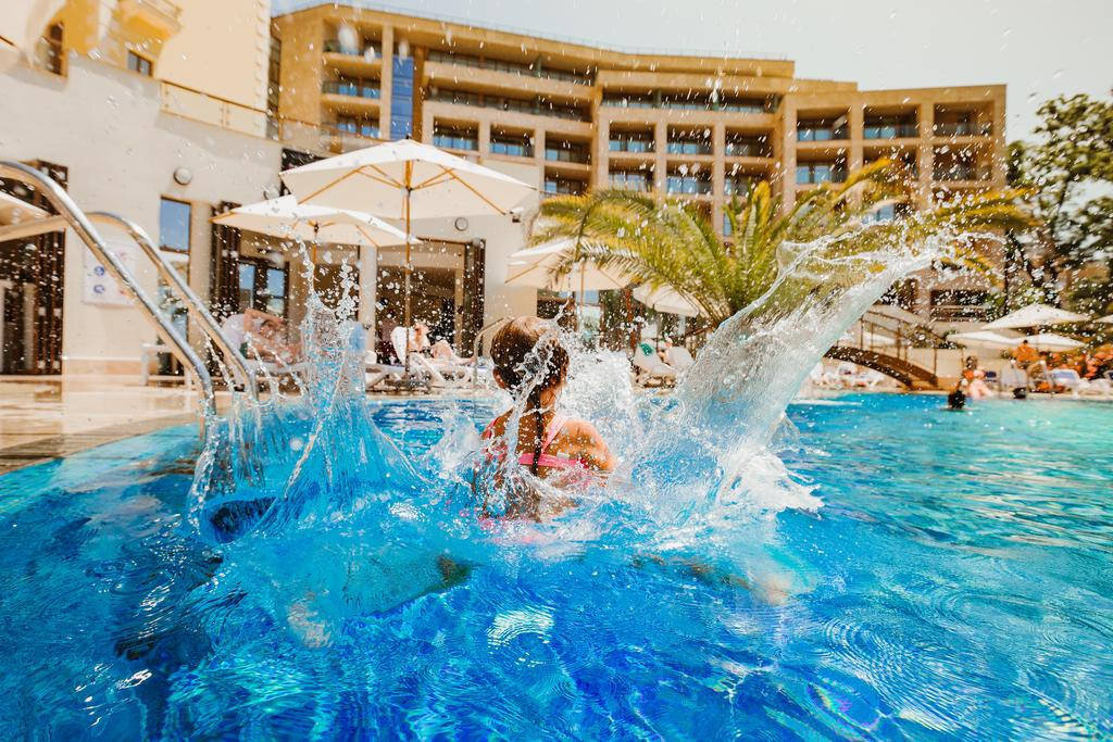Бассейн в Swissоtel Resort, Сочи 
