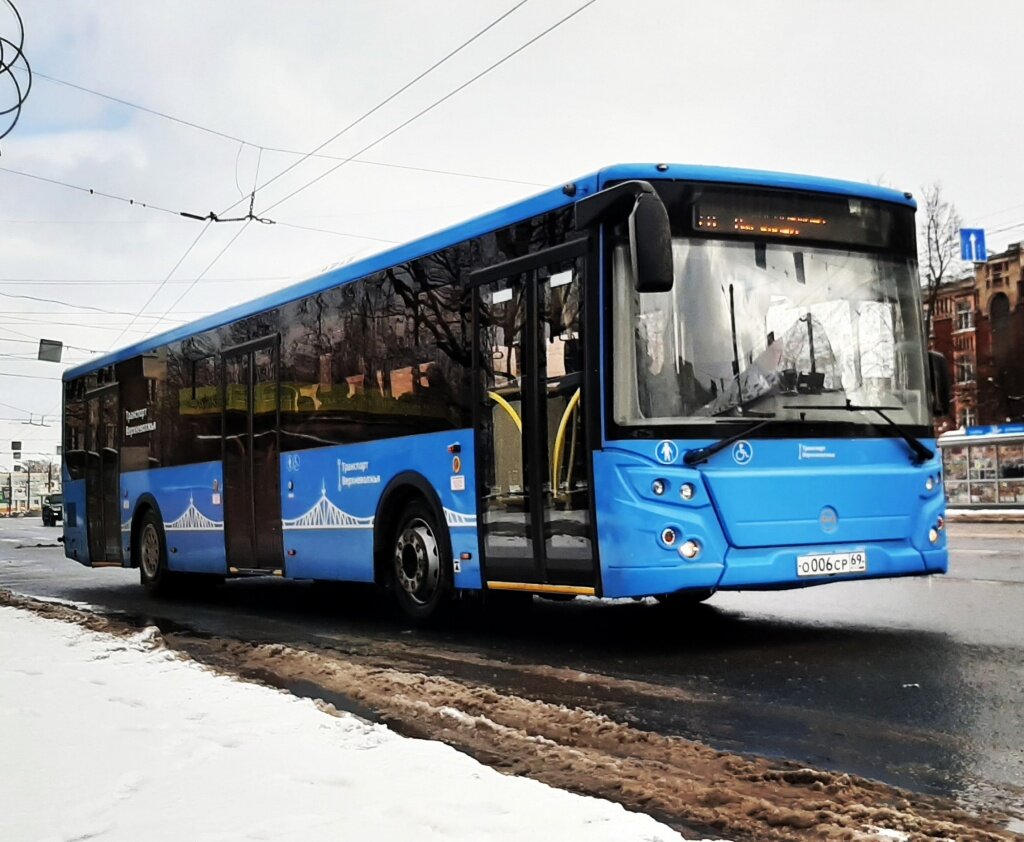 Завтра в Твери на маршрут №36 выйдут новые длинные синие автобусы? | Вся  ТВЕРЬ | Дзен