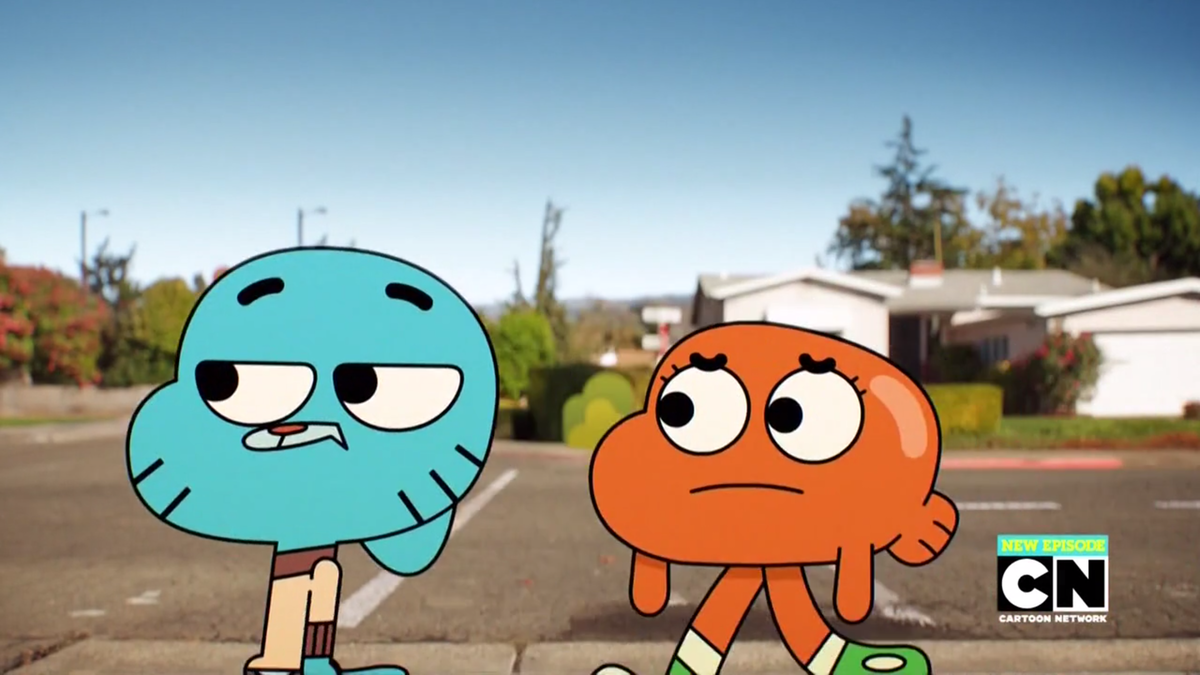 У него всегда на одной стороне щеки - 2 усика, на другой - 3. Справа его брат 