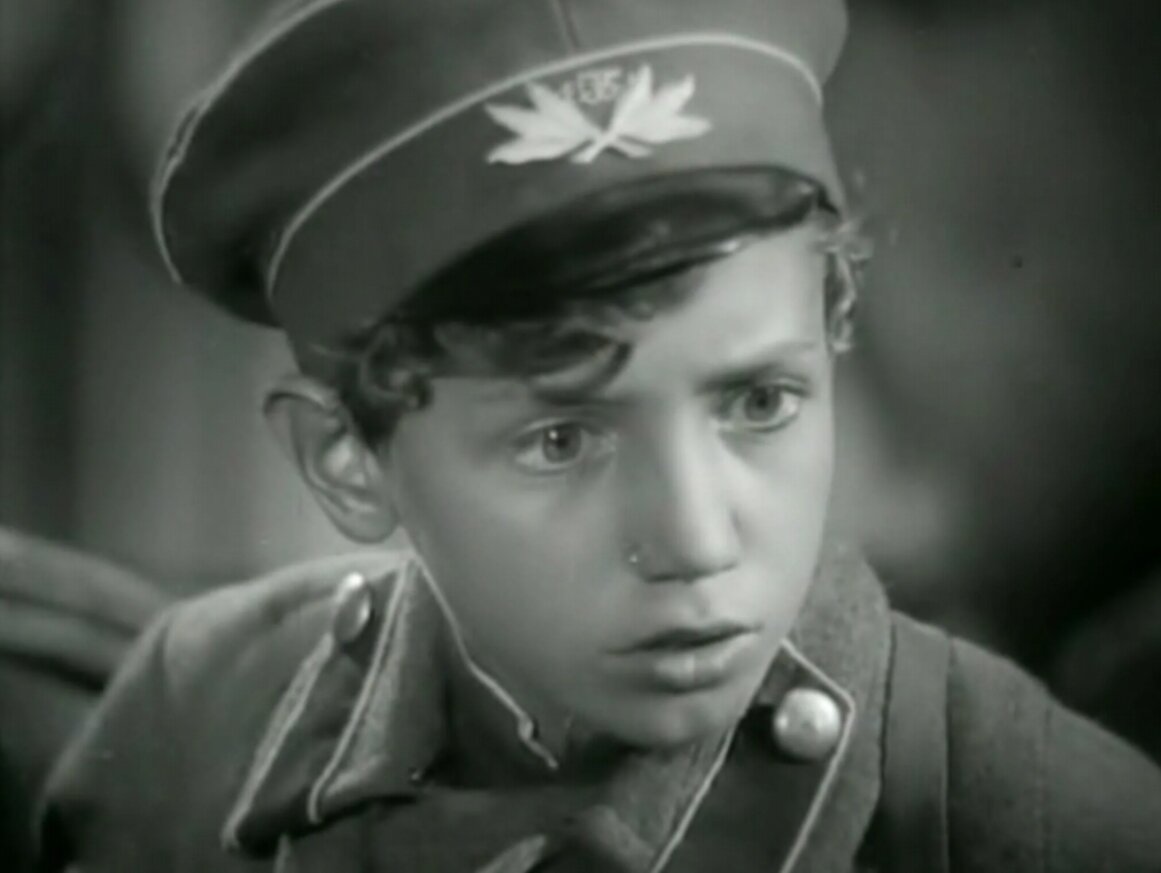 Белеет парус одинокий фильм 1937. ). Белеет парус одинокий 1937 постер. Белеет парус одинокий (1937г. Белеет парус одинокий 1937 постер.