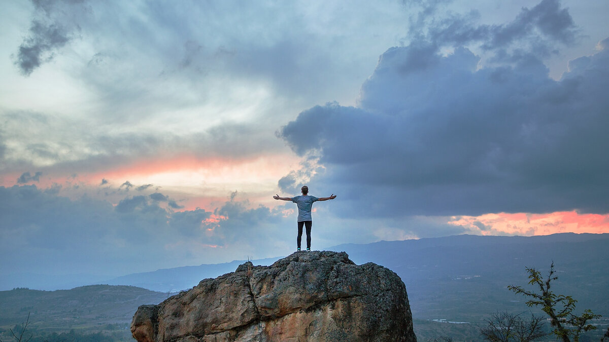Профессия - это акт любви, а дело всей жизни – это не дело, а жизнь. (Х. Мураками)