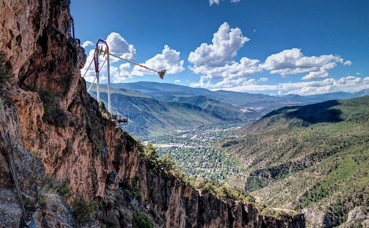 Топ самых захватывающих. Аттракцион giant Canyon Swing. Качели «гигантский каньон», штат Колорадо, США. «Гигантский каньон» (giant Canyon Swing),. Glenwood Caverns Adventure Park.