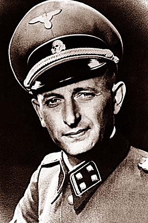 Adolf Eichmann - SS Obersturmbannführer, Reich Güvenlik Ana Ofisi IV D 4, ardından IV B 4 daire başkanı, Yahudilere yönelik zulümden, sınır dışı edilmekten ve sınır dışı edilmekten ve "Yahudi Sorununun Nihai Çözümü"nden doğrudan sorumludur.  /fotoğraf tarafımdan restore edilmiştir, resim açık kaynaklardan alınmıştır/