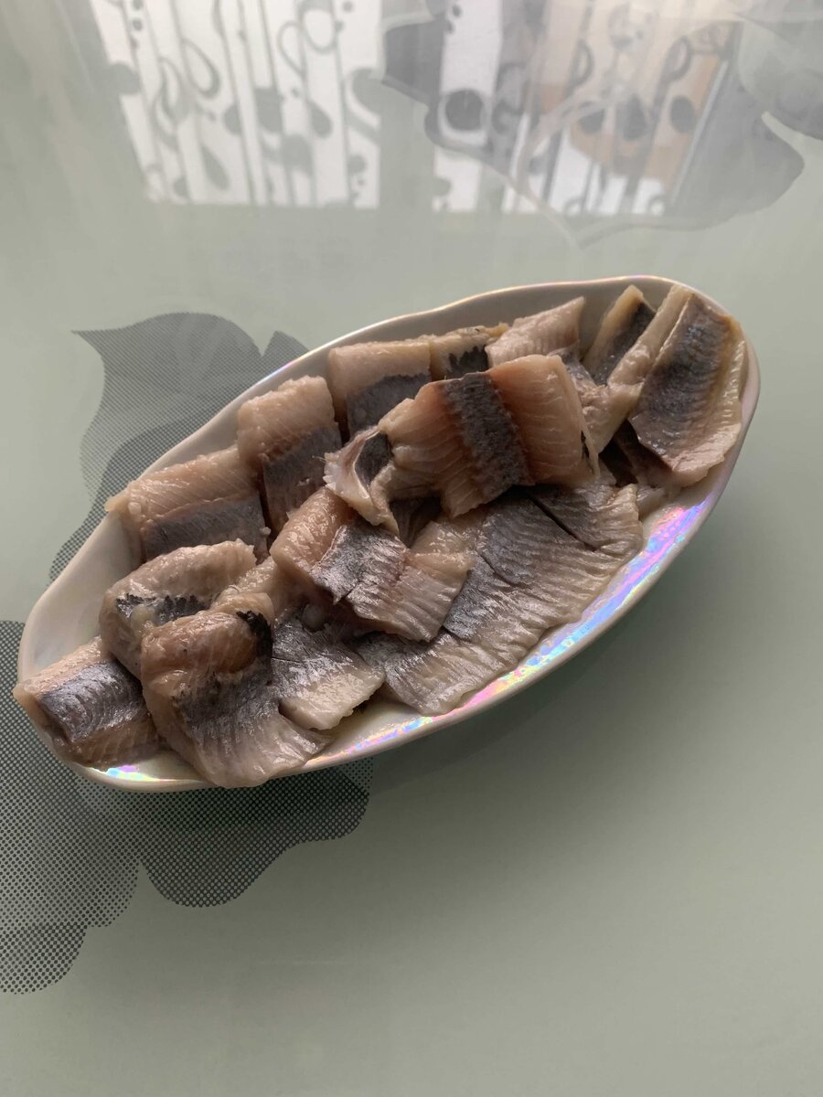 Кусочки селедки