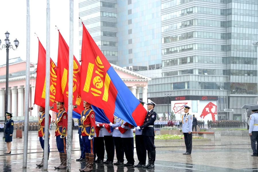Монгольский праздник наадам. Наадам монголия. Монголия flag. Независимость монголии. Монгольские знамена.