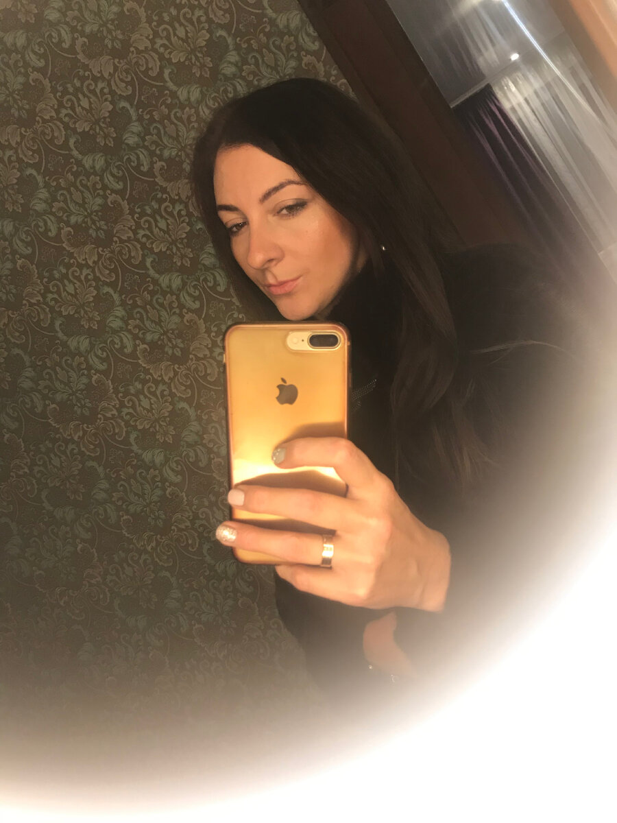 Обесценивают нас сначала наши близкие, потом мы начинаем обесценивать себя сами