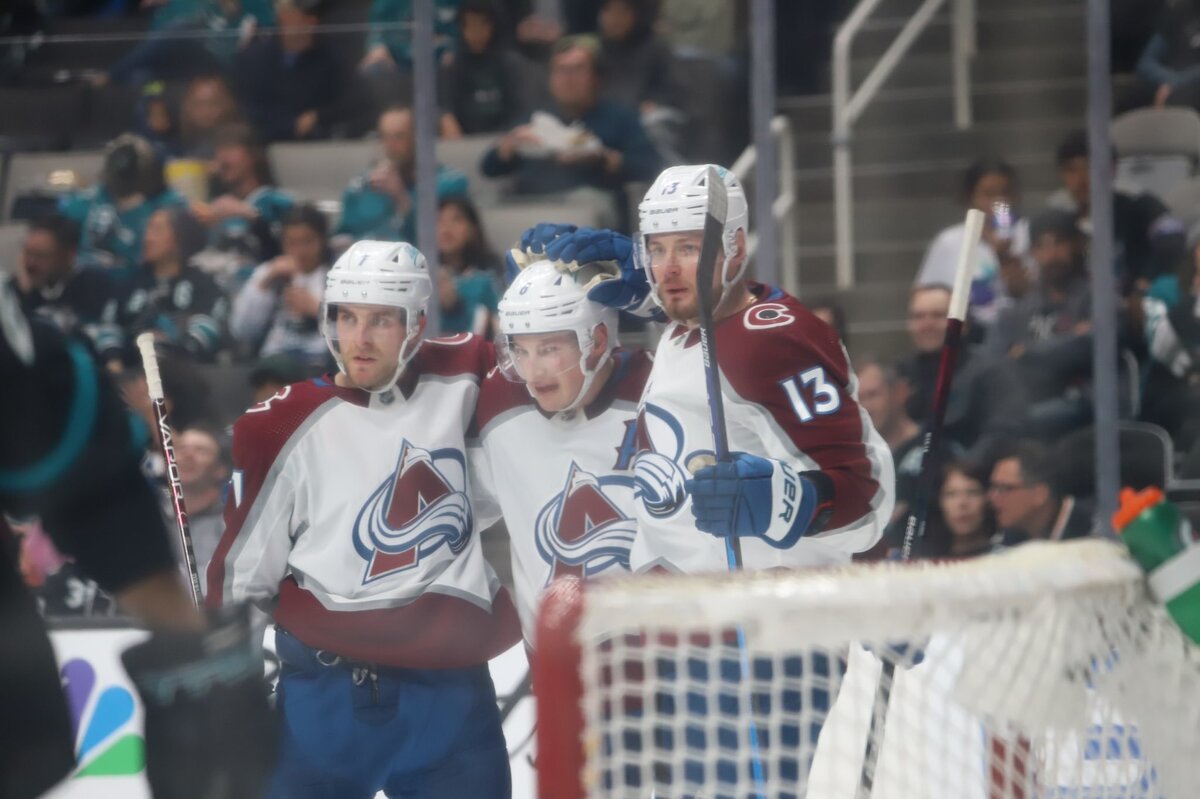 Валерий Ничушкин (№13) проводит лучший сезон в НХЛ /Colorado Avalanche / Twitter