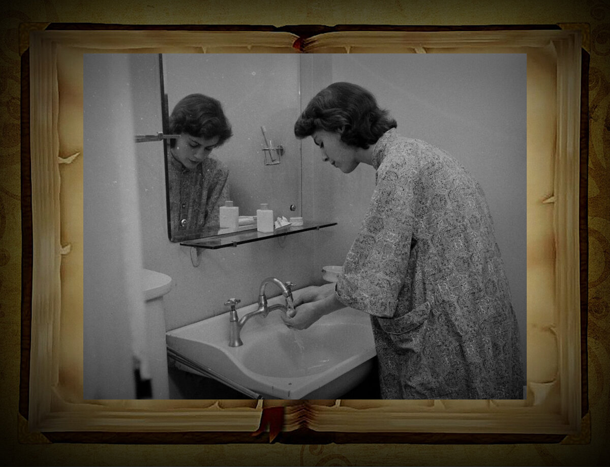 Зачем делали окна в ванной. Советская ванна. Окно в ванной советское. Санузел СССР. Ванная СССР интерьер.