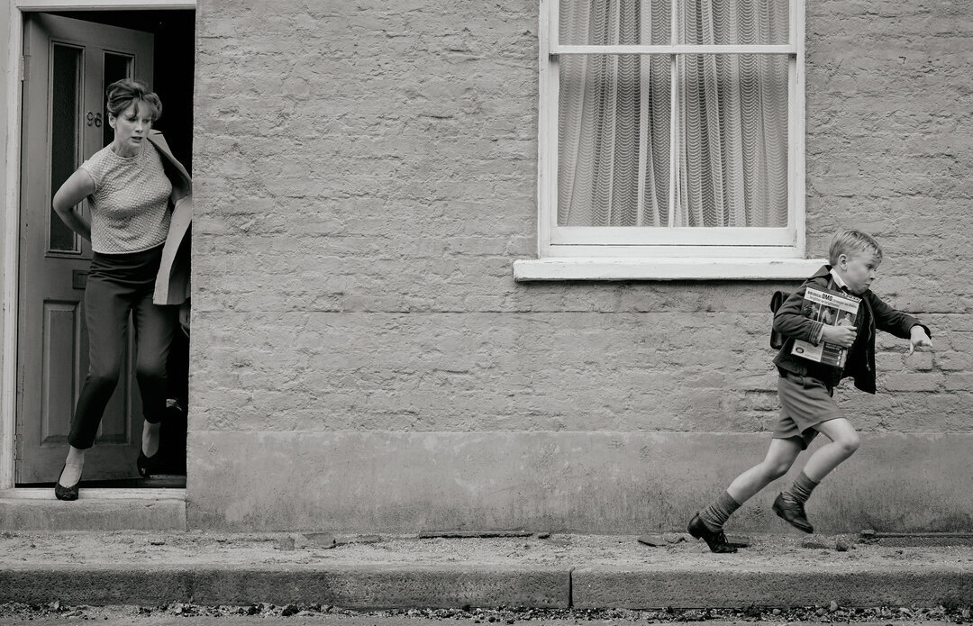 Ну идеальная картинка же, правда? Кадр из фильма «Белфаст», 2021 год, режиссер Кеннет Брана 