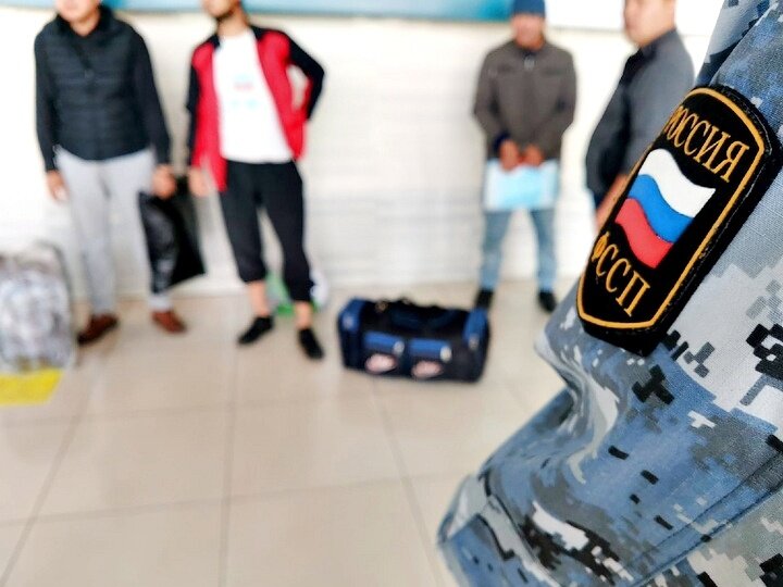    В прошлом году судебными приставами за пределы Калужской области и страны выдворено 275 иностранцев. Елена Французова