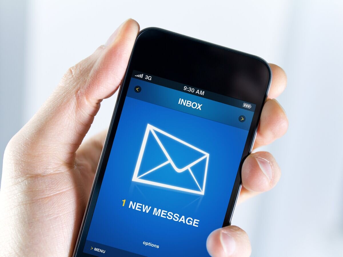    Сообщение в мобильном телефоне © Fotolia / bloomua