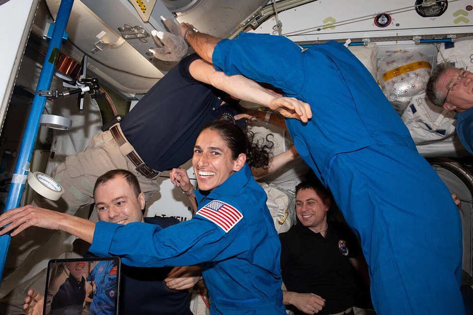 Какие космонавты сейчас находятся в космосе 2023. SPACEX Crew-7. ISS Crew smiling.