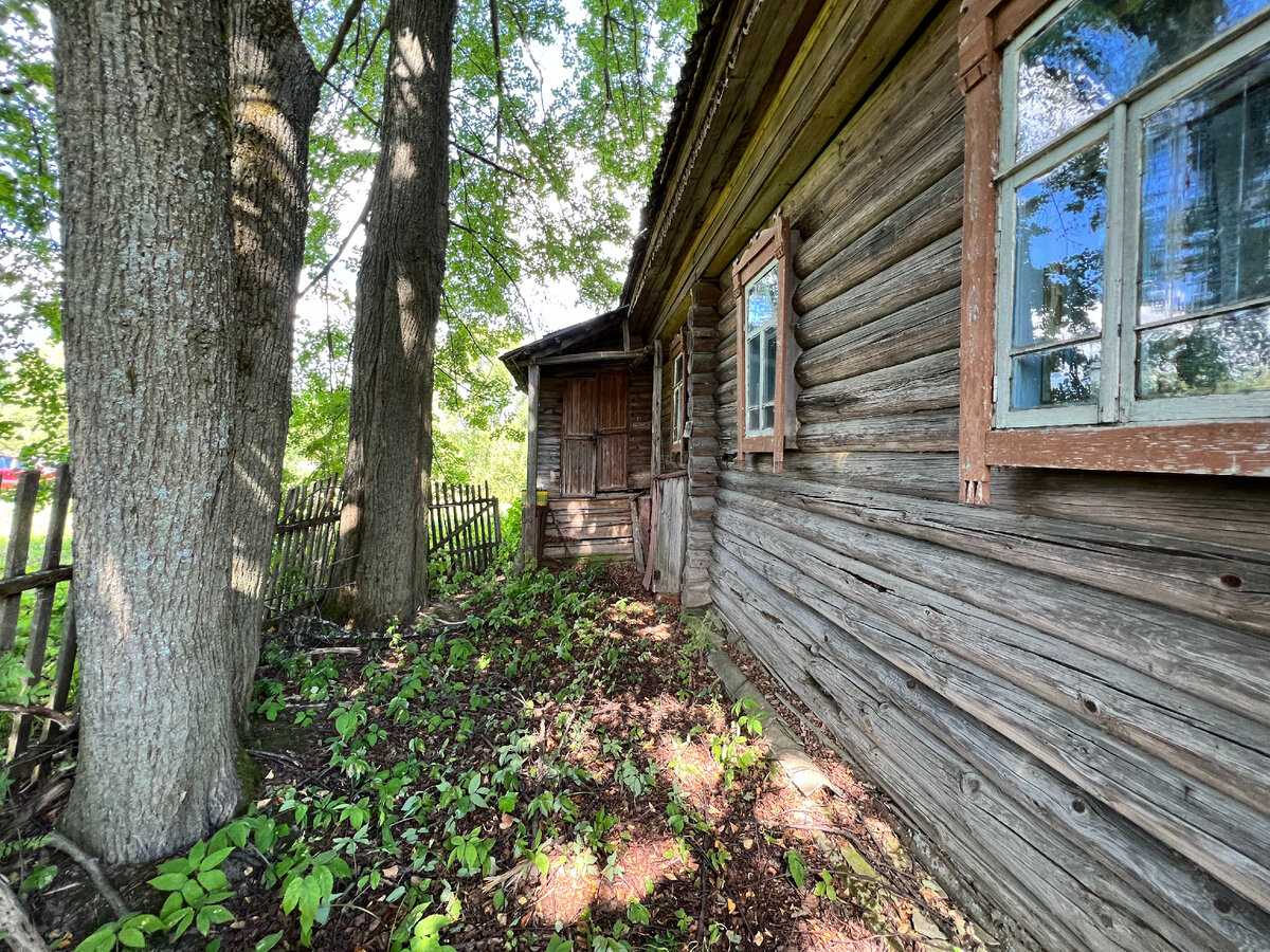 Вот так ещё люди живут. И это не кино, а реальная жизнь. Я бы не смог так, но люди старшего поколения отважные неимоверно, чему остаётся только позавидовать.-5