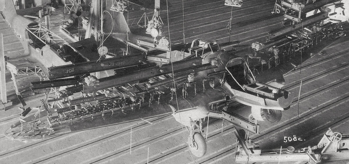 Проведение статических испытаний штурмовика Ил-2. Источник фото: https://waralbum.ru/