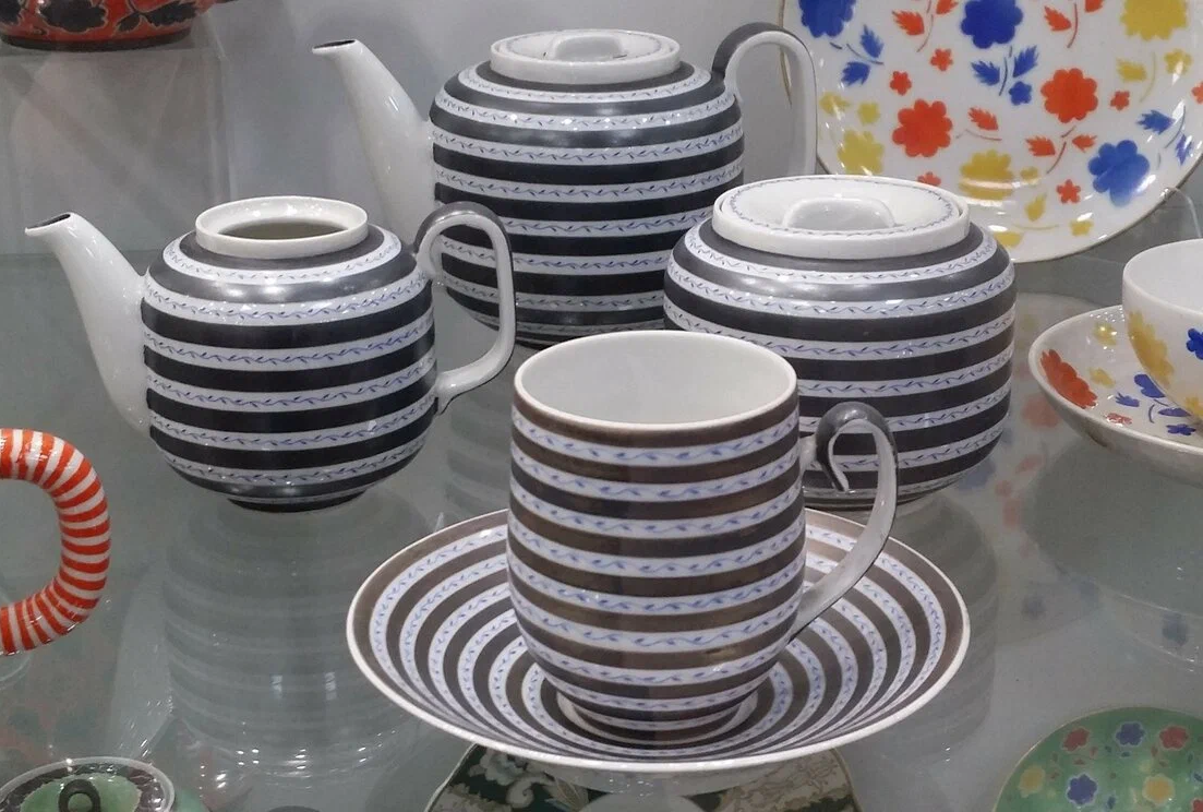 Сервиз "Скифский", 1936. Автор формы С-2 Ева Штрикер.  Фото взято из свободного доступа в интернете. 