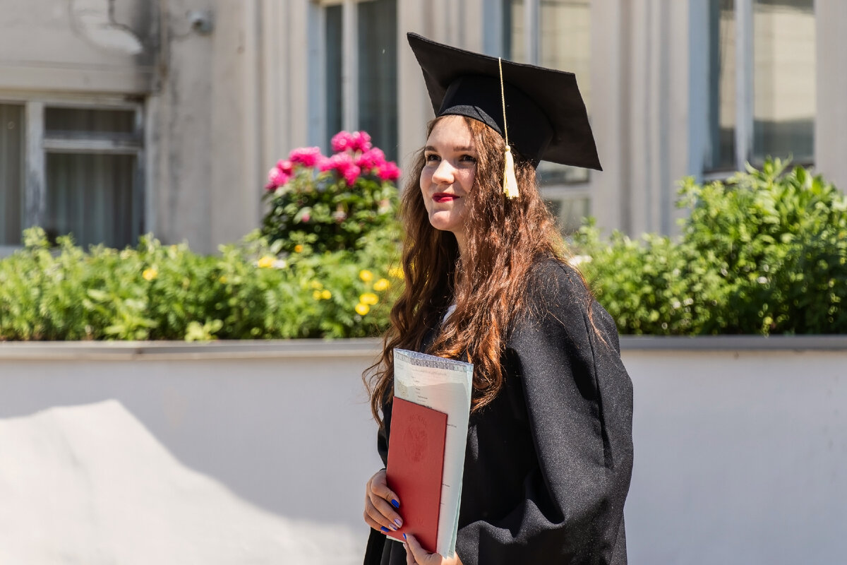 «Оскорбляли из-за цвета кожи, но кондуктор меня защитила»: иностранные ...