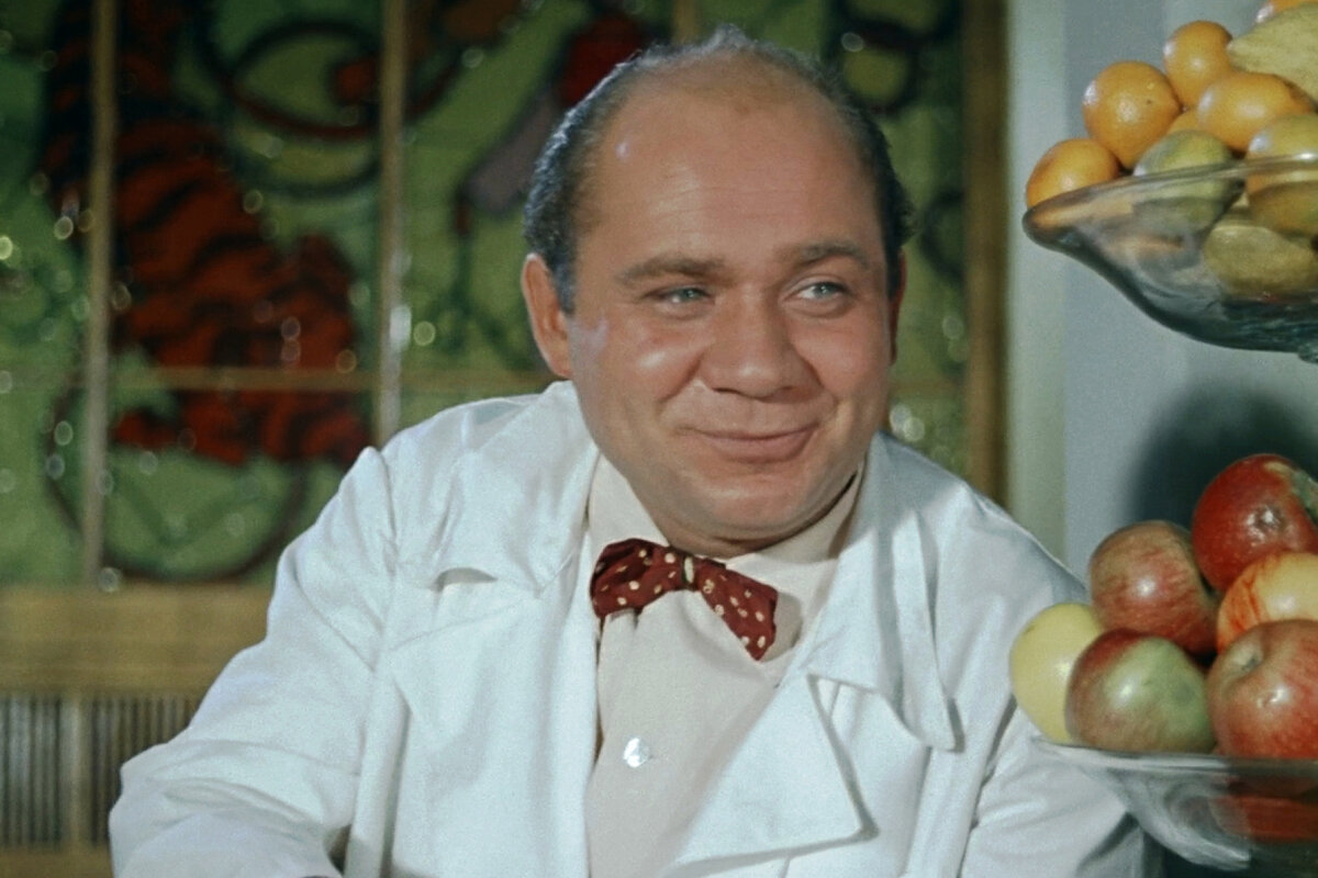 Любимый актер Евгений Леонов.