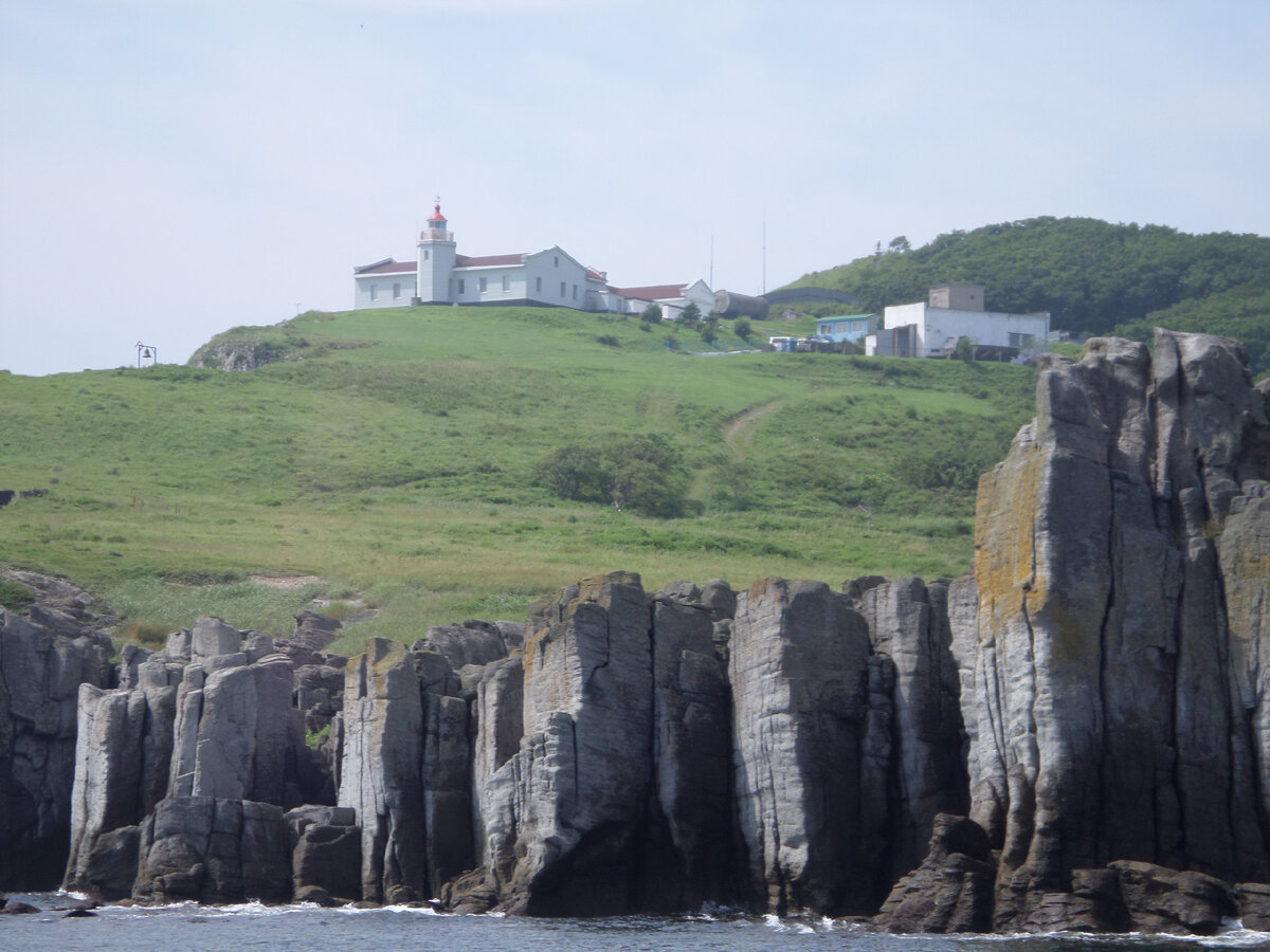 Маяк на "большой земле"