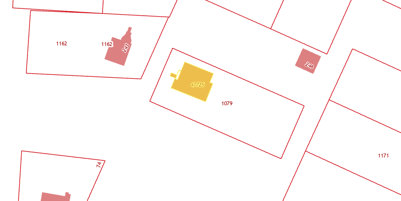 Закоординированный объект недвижимости отображается красным цветом, а при клике по нему подсвечивается жёлтым. Источник: кадастровая компания "ВИТА-ХАУЗ"
