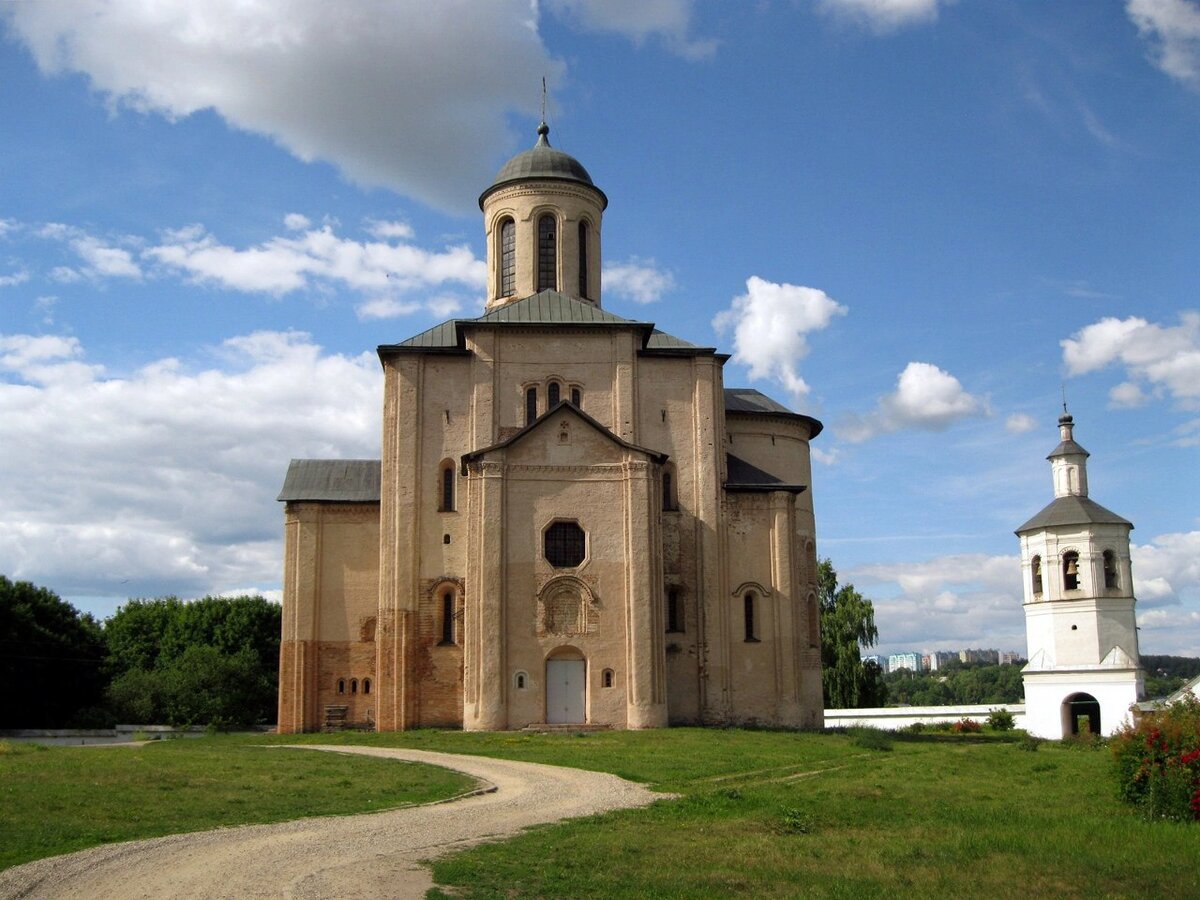 Храм Архангела Михаила, 12 в. Смоленск. Фото Сергея Михеева