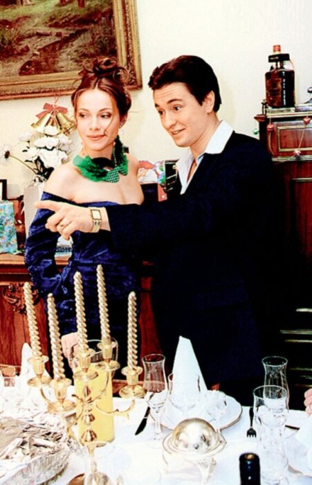 Екатерина Гусева и Сергей Безруков во время съёмок в «Бригаде». / Фото: www.7days.ru