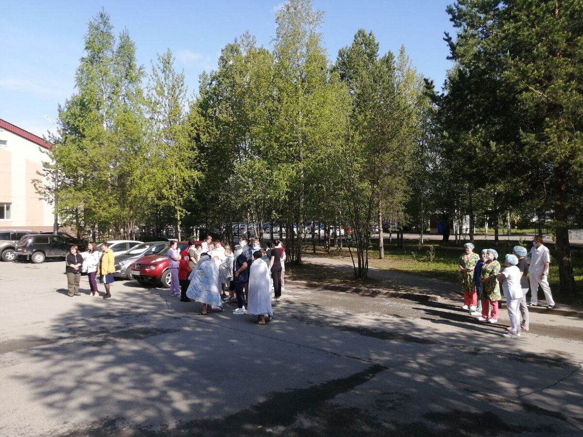    Из Сургутской травмбольницы эвакуировали персонал и пациентов