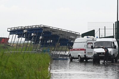    Обрушение трибуны на территории Гребного канала в Ростове-на-Дону ©Сергей Пивоваров РИА Новости