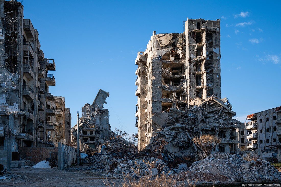 Разрушенные дома россии. Город Хомс Сирия. Город Хомс Сирия до войны. Хомс Сирия сейчас. Дамаск руины.