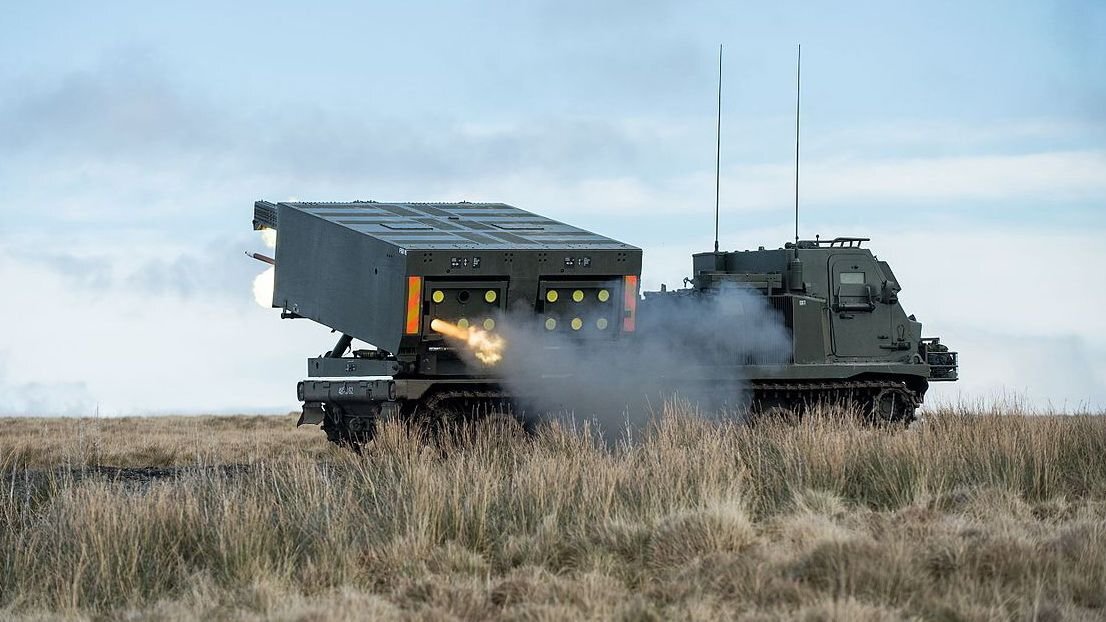 Реактивная система залпового огня M270 британской армии. Фото: Министерство обороны Великобритании / commons.wikimedia.org