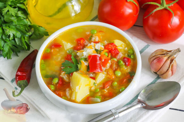 Овощной суп очень полезный.