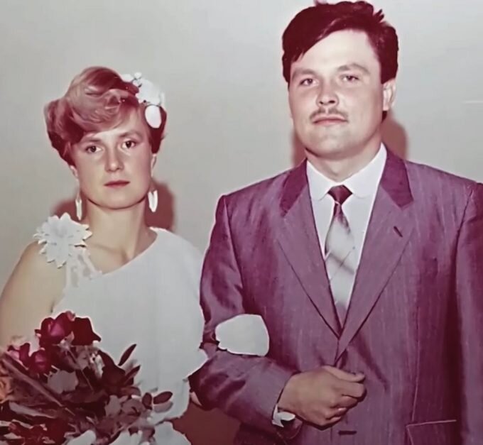 Михаил Круг с первой женой Светланой / @mihail_krug1962 / Instagram*