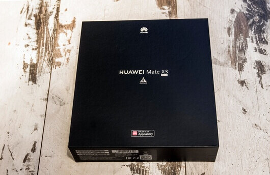 HUAWEI Mate X3 →