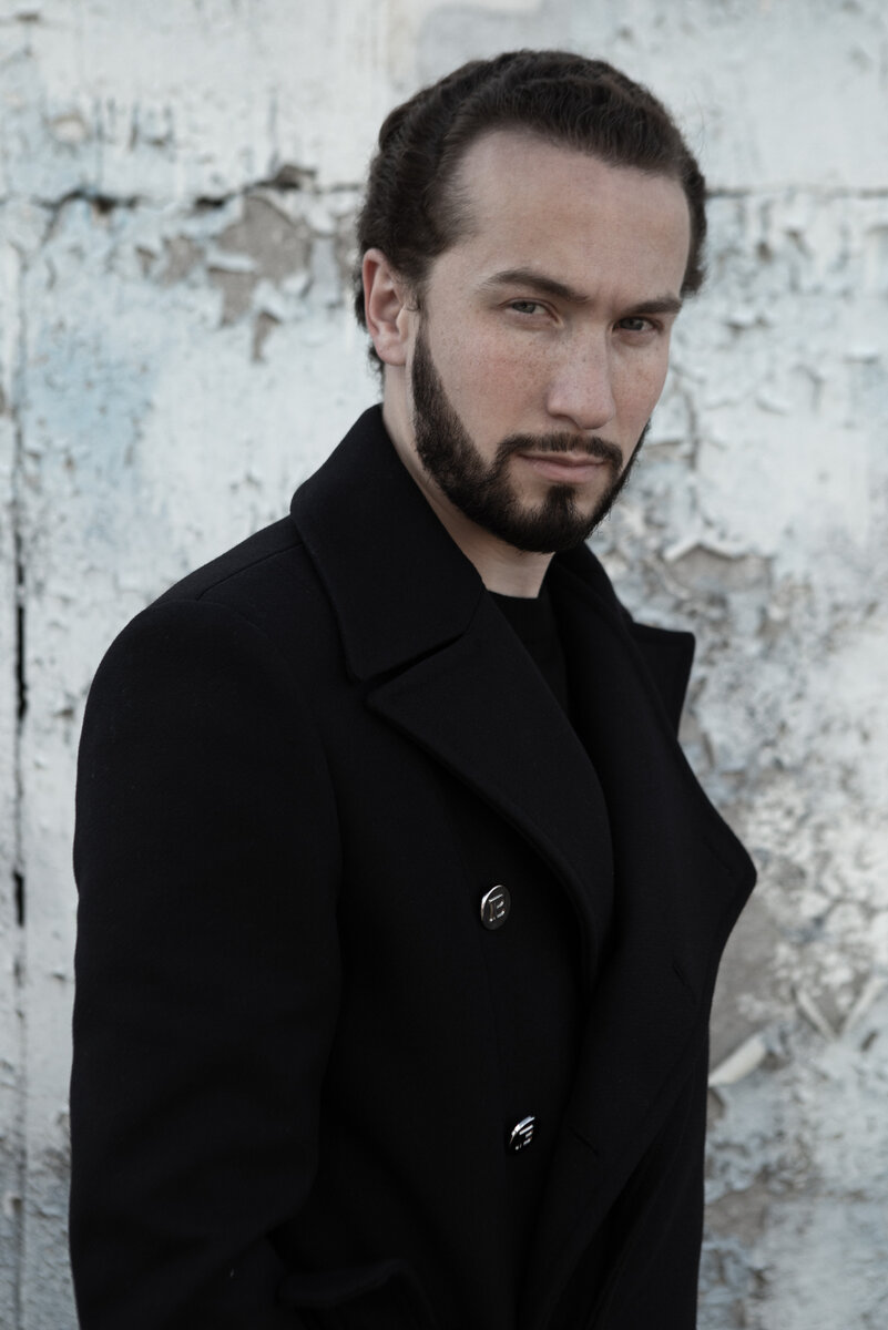 Так я смотрю на тех, кто пишет мне в комментариях: "Роберт, это все чушь, это не работает", и при этом после прочтения моих статей даже пальцем не шевелит, чтобы хотя бы что-то изменить в своей жизни и попробовать хотя бы 10% от того, о чем я пишу. Фото автора