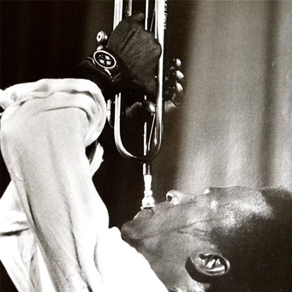 Майлз Дэвис в часах Breitling Navitimer