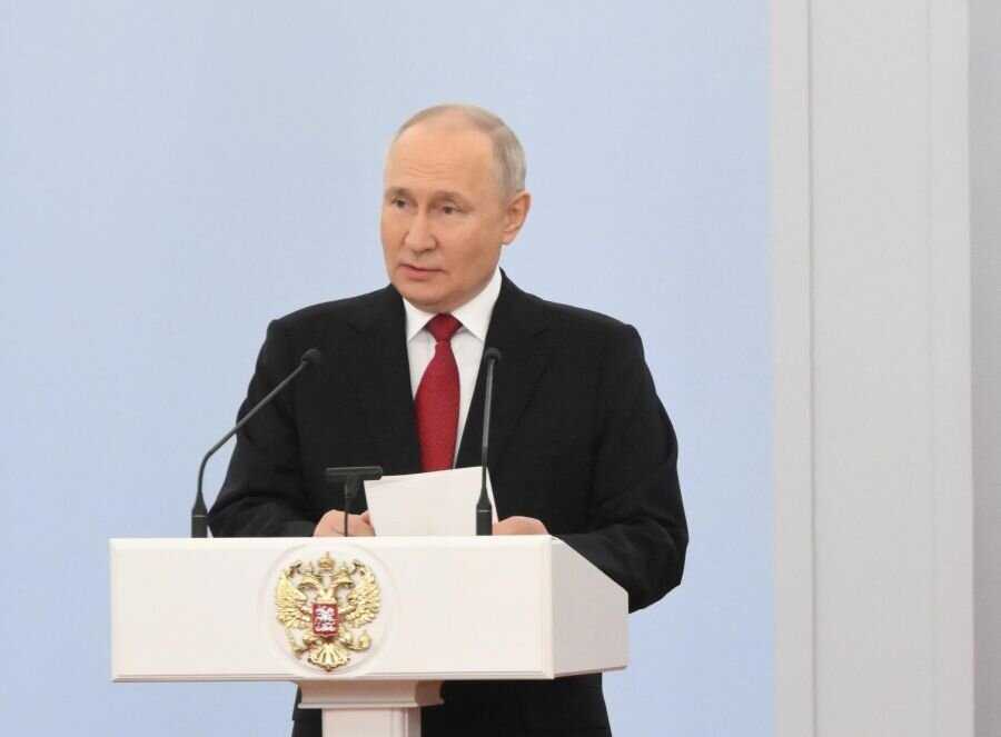    Президент РФ Владимир Путин на торжественной церемонии вручения Государственных премий РФ © Илья Питалев/РИА Новости