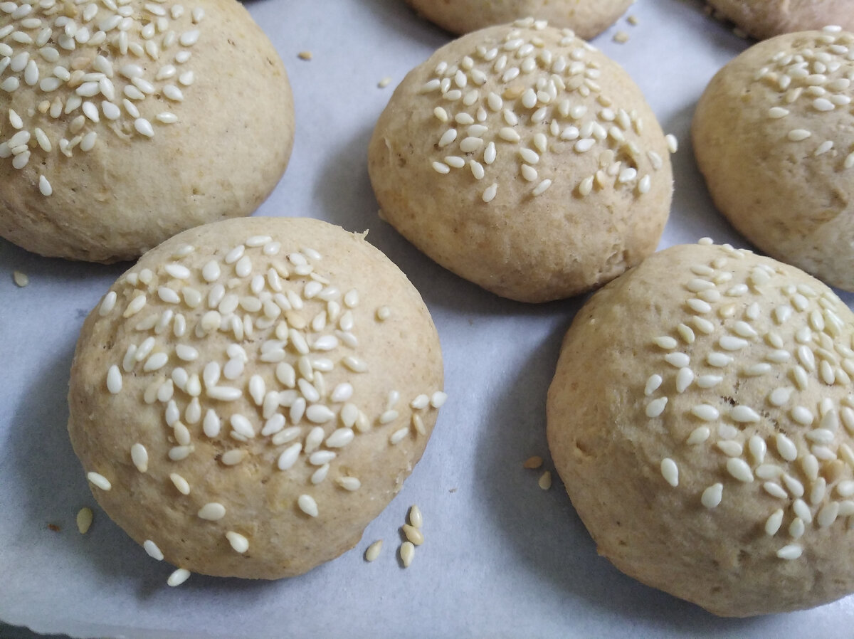 возиться с тестом, делать печенье мне нравится с детства) 