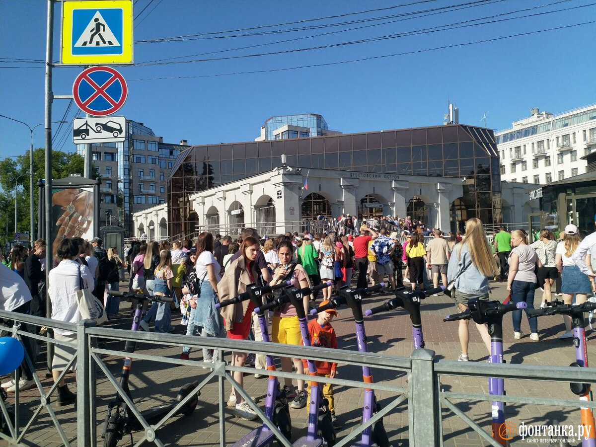 Человек в метро