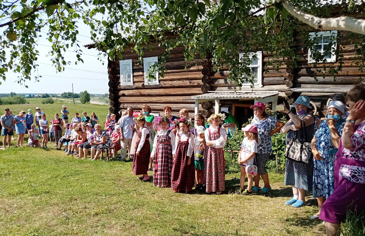 Стольный праздник Иван день.