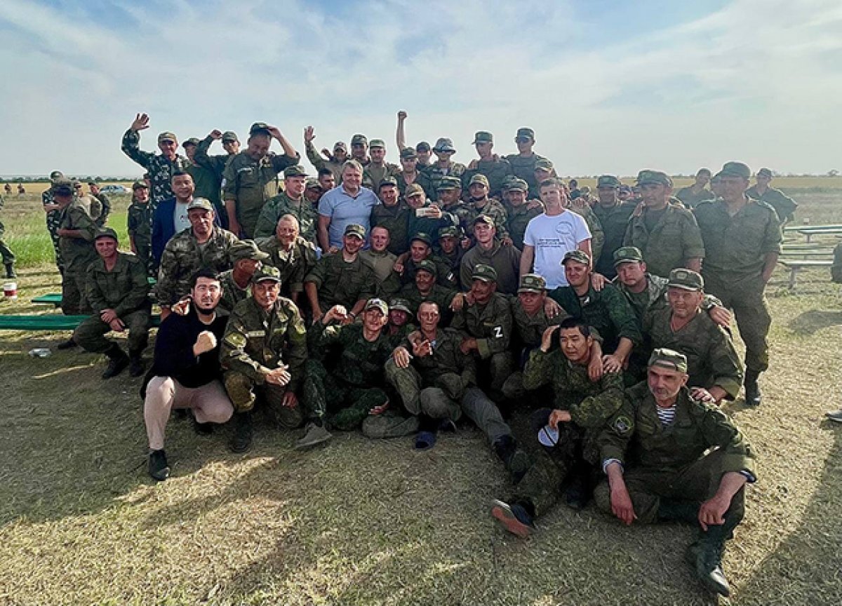    Именной астраханский реактивной дивизион «Лотос» укомплектован