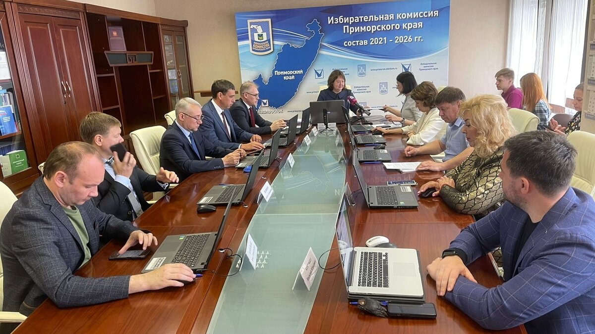     Избирком Приморья назначил выборы губернатора края. Решение приняли единогласно.
