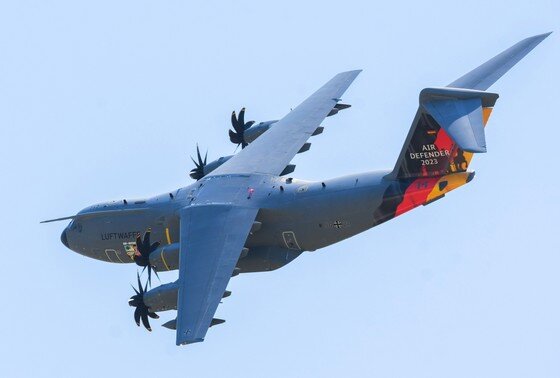    Airbus A400M ВВС Германии над авиабазой Вунсторф