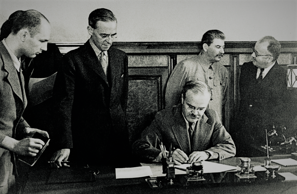 Секретный визит Сталина в штаб на передовой. Фото взято из открытых источников.