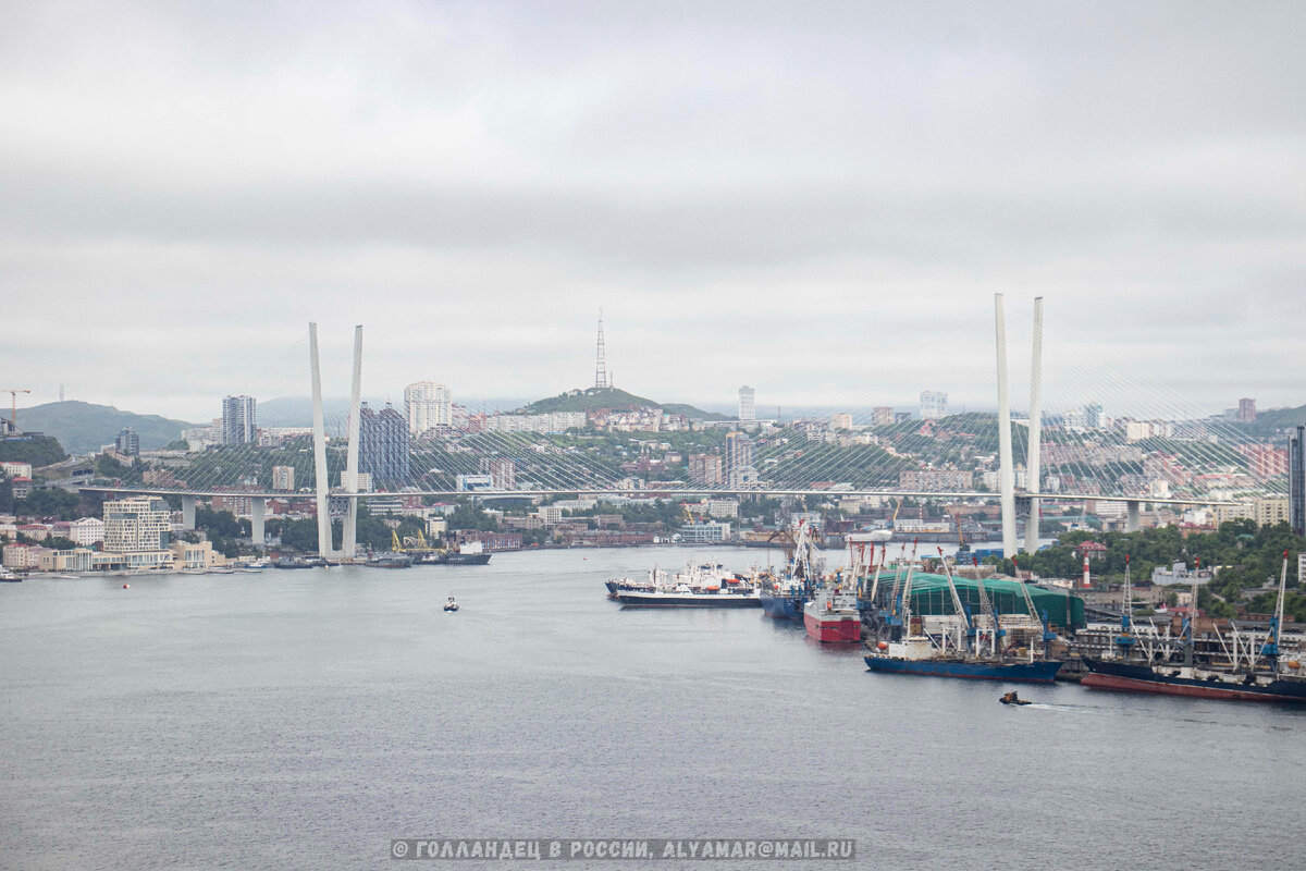 Впереди Золотой мост. Фото: из личного архива