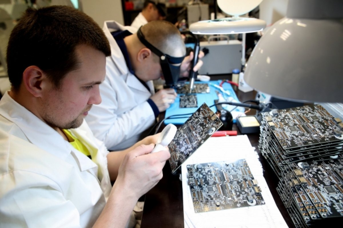    В ростовский завод ноутбуков и моноблоков вложат около восьми млрд рублей