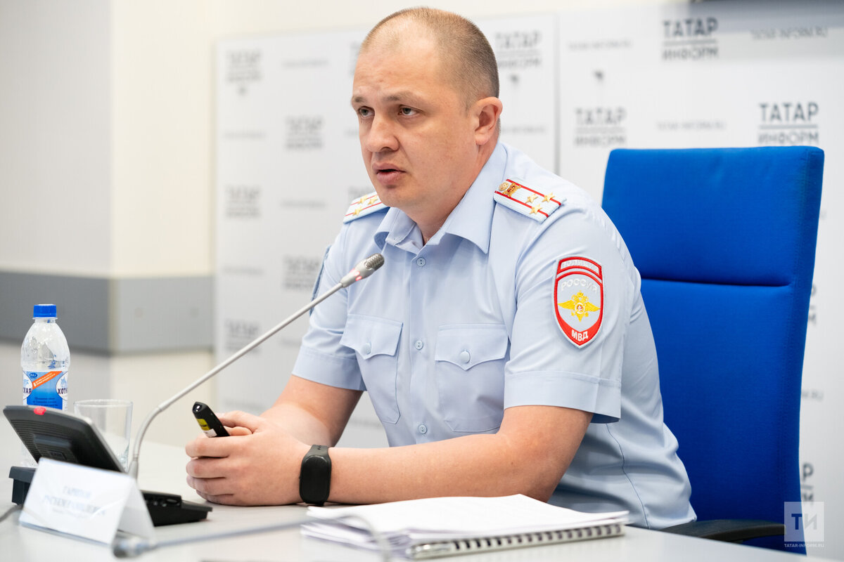 Рустем Гарипов попросил татарстанских водителей уделять особое внимание безопасности. Фото: © Салават Камалетдинов / «Татар-информ»