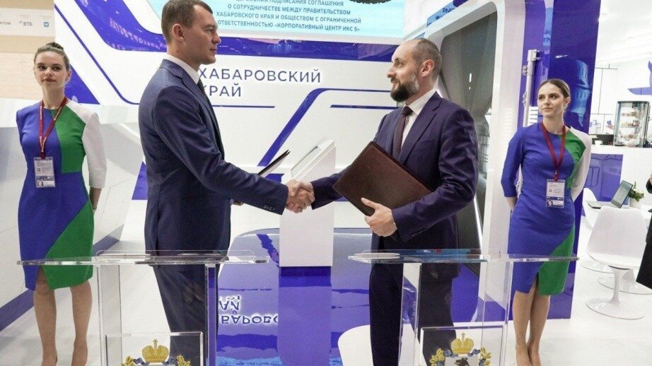     Ключевым вопросом рабочей встречи главы Хабаровского края Михаила Дегтярев и вице-президента российской розничной компании X5 Group Станислава Богданова стало создание в регионе нового мультитемпературного складского логистического комплекса.
