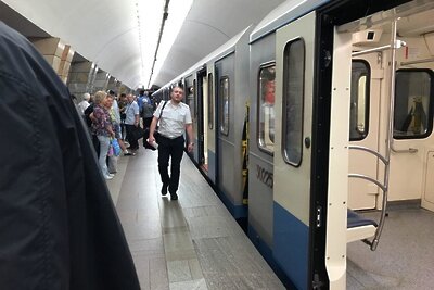    Поезда не ходят на участке Серпуховско-Тимирязевской линии Московского метрополитена от «Серпуховской» до «Южной» ©Марина Дзамыхова РИАМО