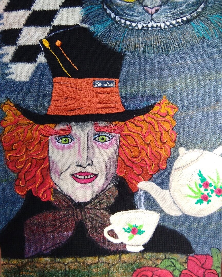 Он был отравлен... 😞 Отравлен парами ртути...
Такая работа...
Поэтому у него такая бледная кожа, такие огненно-рыжие волосы, поэтому он всё забывает и не понимает где находится... Выражение "mad as a hatter" ("безумный как шляпник" - англ.), давшее имя персонажу из книги Л. Кэрролла, пришло из 18-19 веков. Ртуть делала войлок мягким. Поскольку в те времена шляпники не использовали химическую защиту, пары ртути вызвали отравление и провоцировали развитие синдрома Корсакова, дезориентацию во времени и пространстве, а также неспособность запоминать текущие события.

Вообще, если подробнее, то давно-давно турецкие шляпники при изготовлении шляп смачивали войлок, из которого делались шляпы, в верблюжьей м0че. Волокна войлока от этого становились мягче и легче и быстрее сбивались. Про этот секрет прознали французские шляпники. Во Франции с верблюдами было плохо, поэтому вместо верблюжьей м0чи стали использовать человеческую. Шляпническую, если быть более точным.

И вот однажды шляпники заметили, что у одного из них фетр получался особенно удачным и шляпы его продавались особенно хорошо. Оказалось, что товарища лечили от сифилиса. Лечили его нитратом ртути. И следы ртути, понятное дело, оставались у него в м0че. И оказалось, что ртуть на войлок действует куда лучше, чем человеческие отходы. И шляпники стали использовать ртуть для обработки войлока.